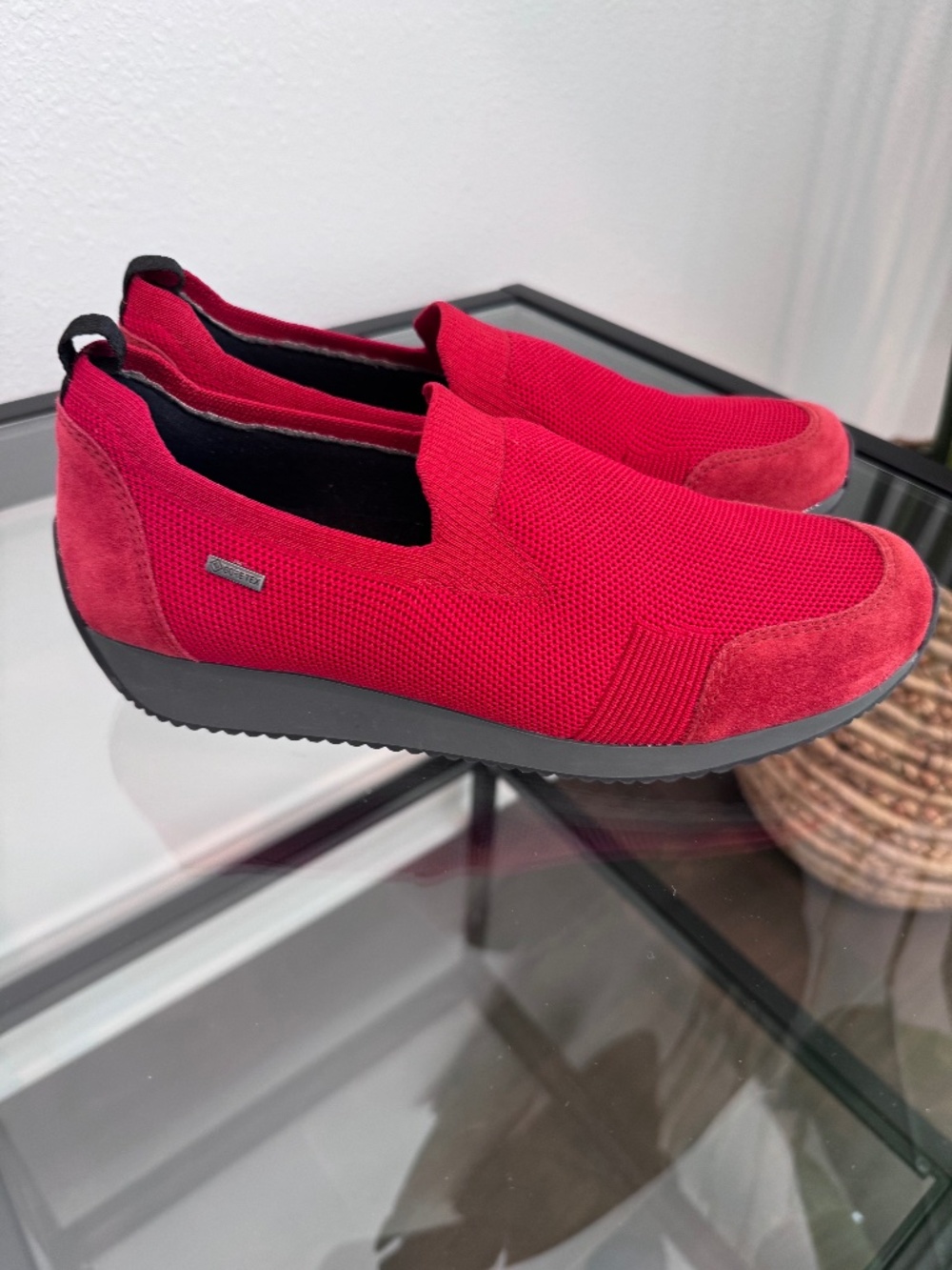 ARA Women’s Lilith Gore-Tex Slip-on Sneaker Size 9 NWOB